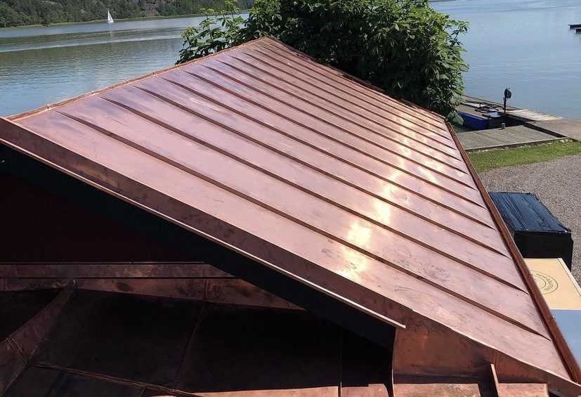 Plåttak, takarbete i Valdemarsvik av TG