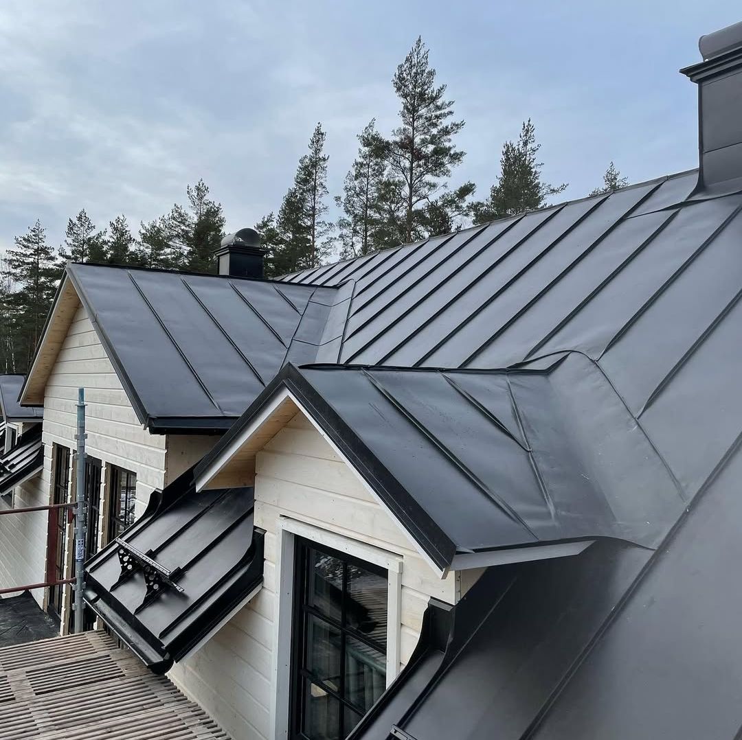 Takläggare i Linköping, lagt av TGs Plåtslageri